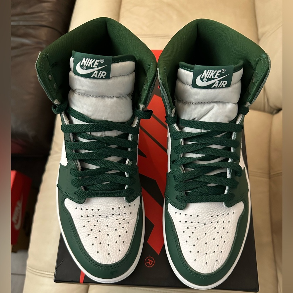 Men’s size 9 brand new Air Jordan one retro high OG